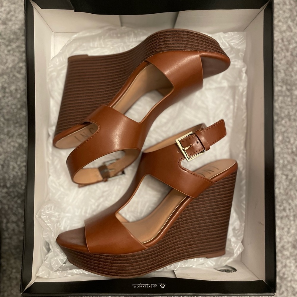 INC wedges - size 6